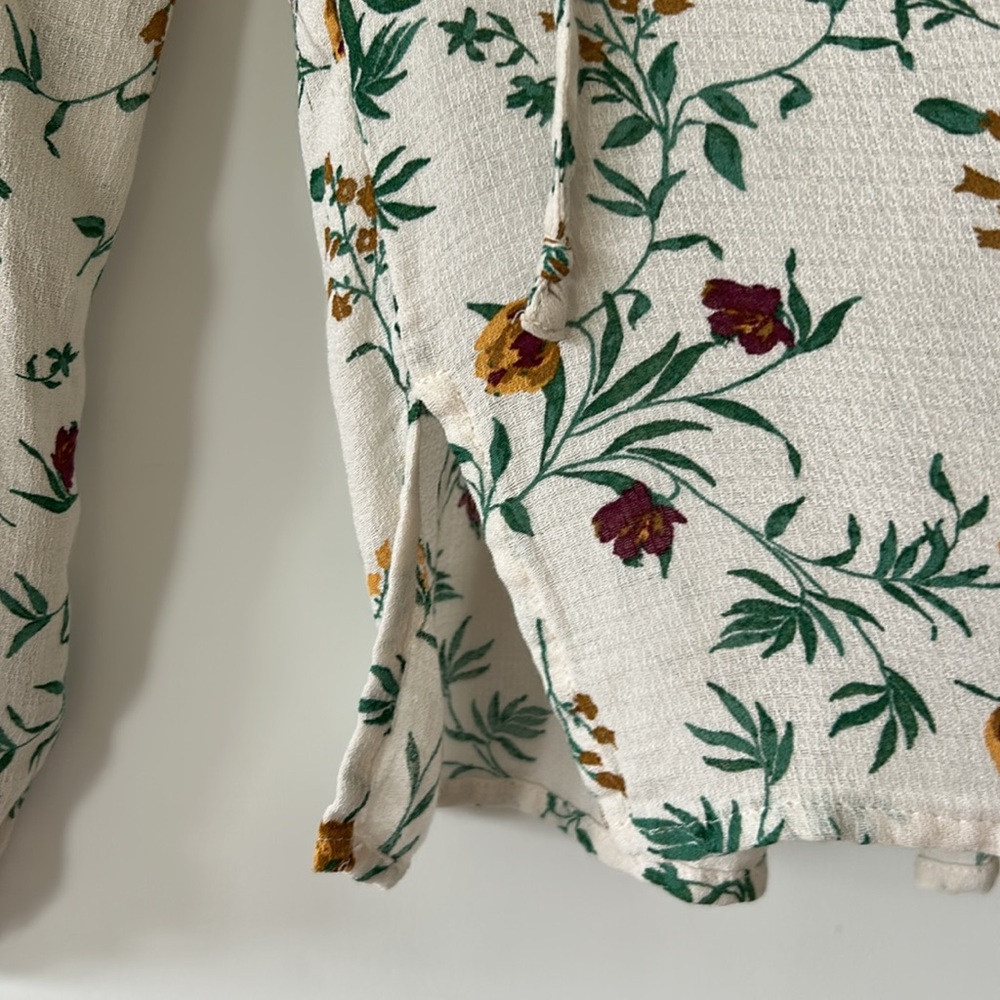 Lucky Brand Beige Floral Print Tie Front Blouse w Buttons, Long Sleeves XS - Picture 6 of 11